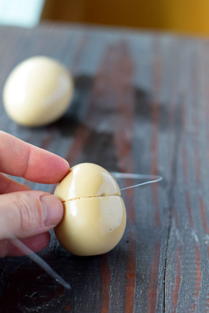 how to cut ramen egg with fishing line