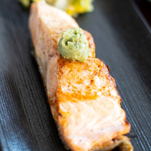 kizami wasabi on salmon