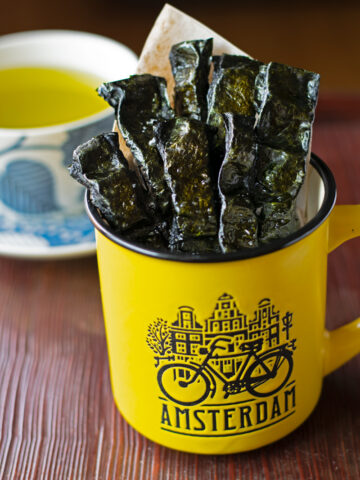 roasted seaweed snack in cup